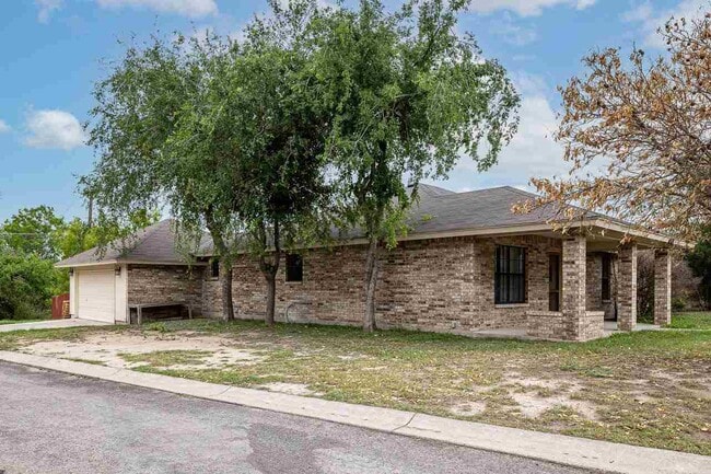 Building Photo - 238 Tomahawk - RENTAL Trl