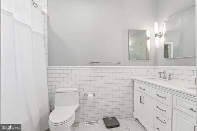 Building Photo - 2167 Brunswick Ave