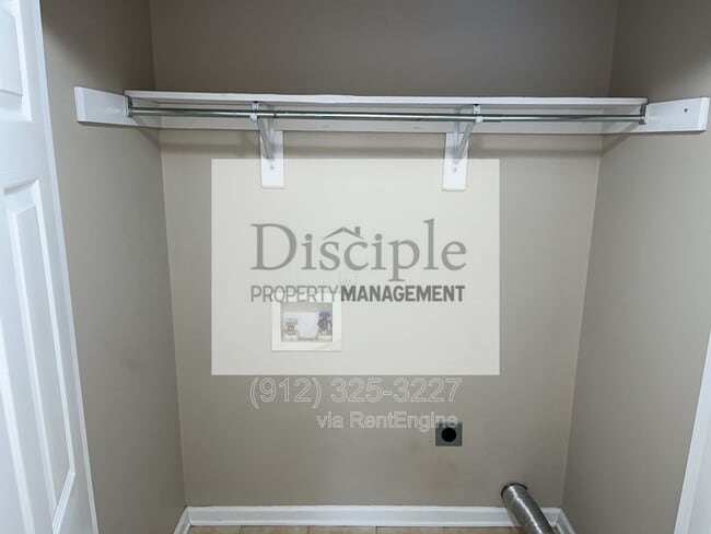 Building Photo - 22 E Dubois St