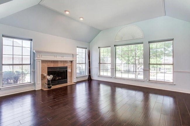 Building Photo - 63 Remington Dr W