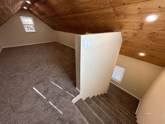 Building Photo - 52800 Sugar Pine Dr