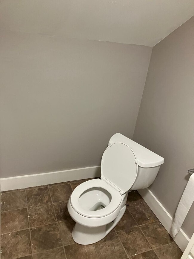 Building Photo - Remodeled Eastwood 3 bedroom