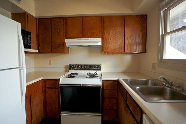 Building Photo - 1303 Wertland St