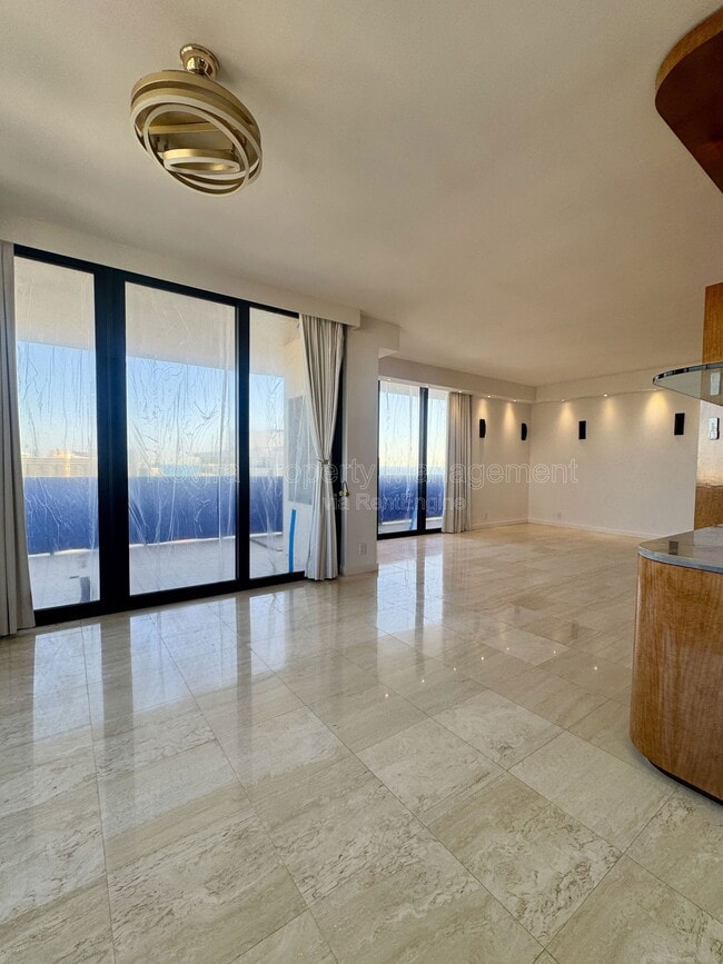 Building Photo - 19667 Turnberry Way