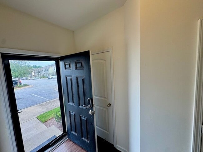 Building Photo - Crosstowne Townhome Available NOW!