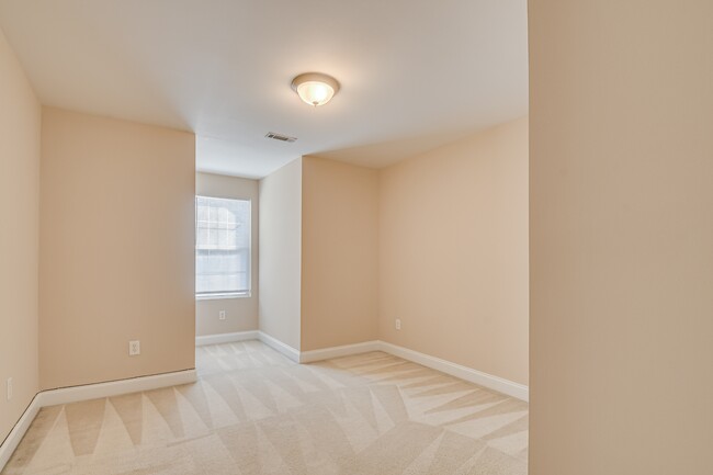 Building Photo - 200 Kline St NW