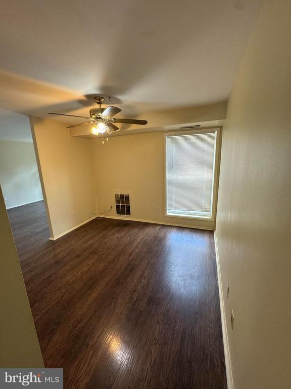 Building Photo - 11919 Parklawn Dr