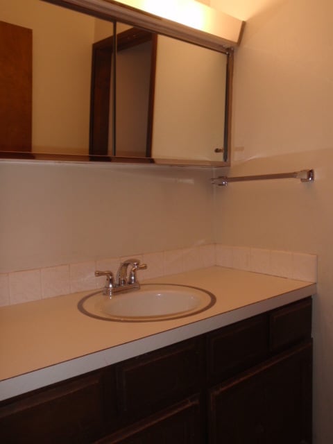 Building Photo - 920 Parkview Way