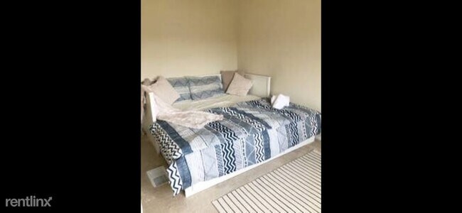Building Photo - 2 br, 1 bath Condo - 1440 Scholarship