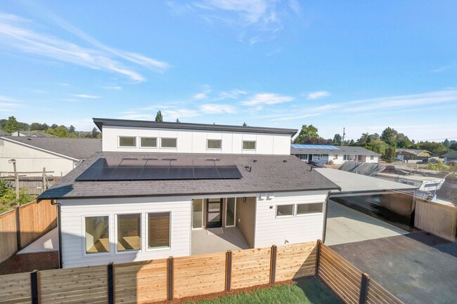 Building Photo - Modern New Construction Home in Pacific – ...