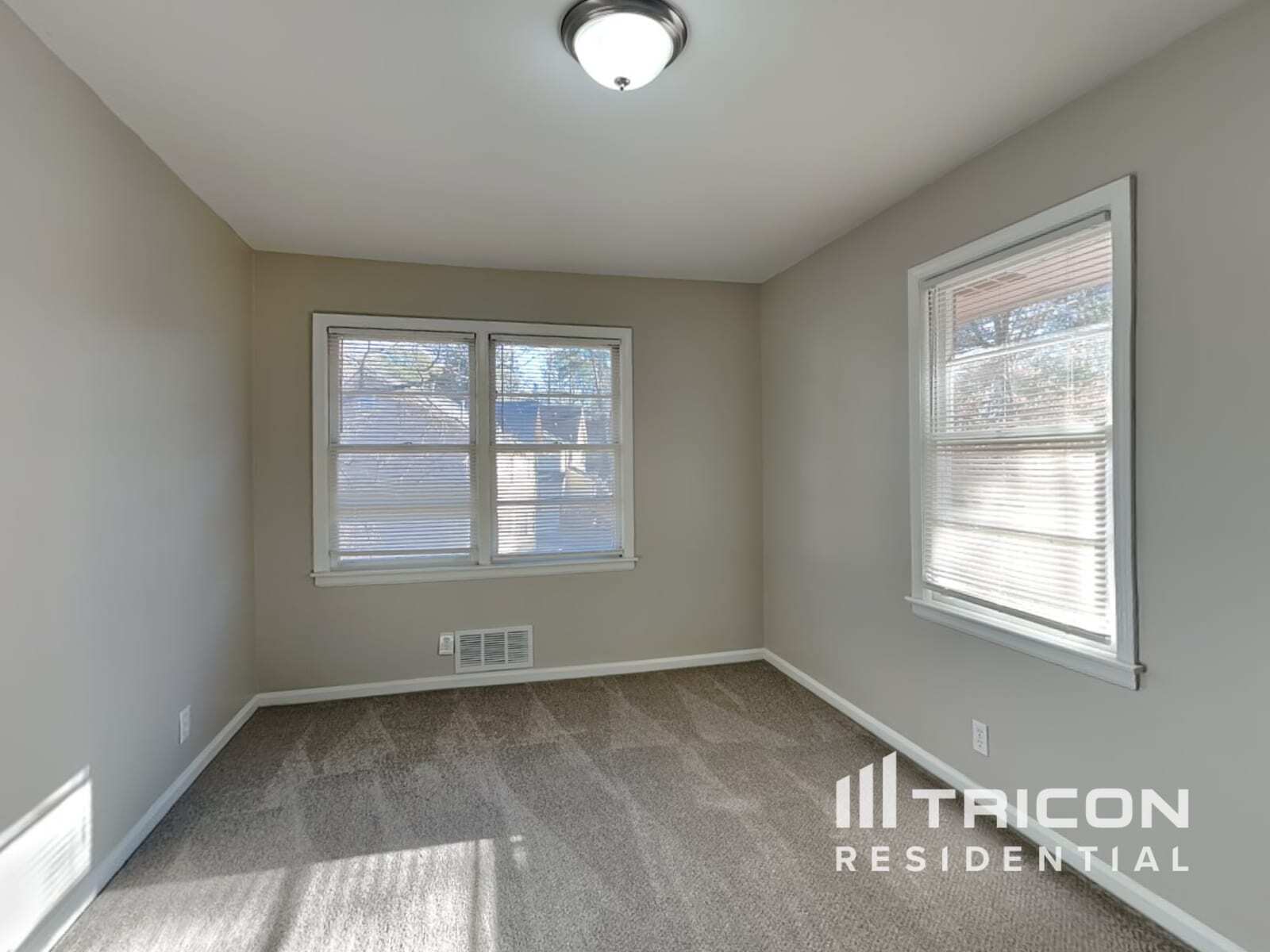 Building Photo - 4930 Sugar Creek Dr
