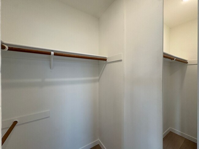 Building Photo - 3532 Rollingside Dr