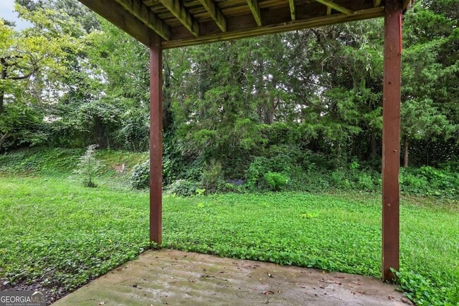 Building Photo - 5470 Twin Lakes Dr