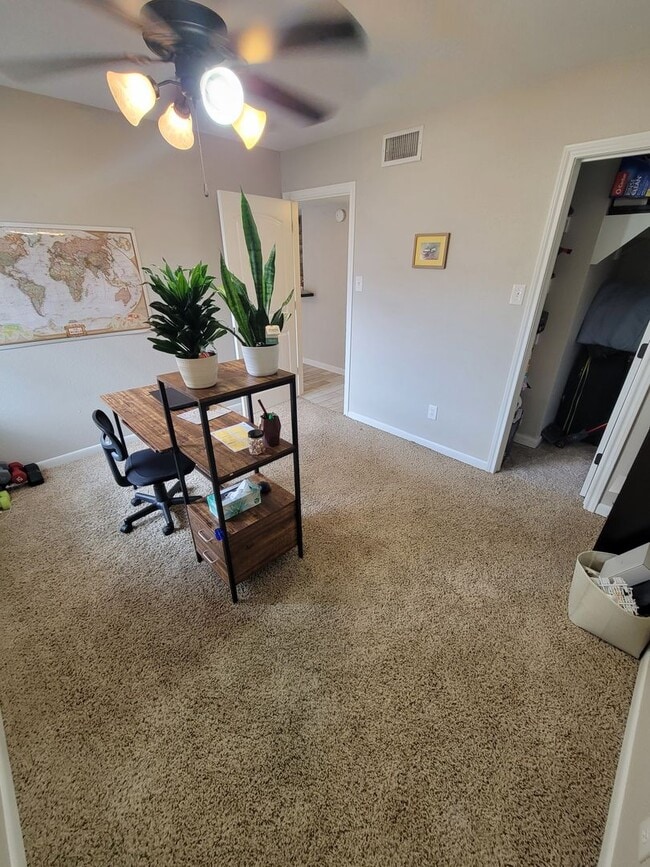 Building Photo - College Station - 2 bedroom / 2 bath downstairs condo at Cripple Creek Condos