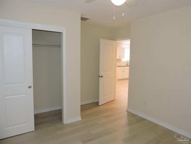 Building Photo - 1000 Polk Ave