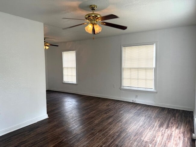 Building Photo - Two Bedroom