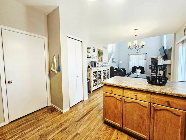 Building Photo - 6810 Shore View