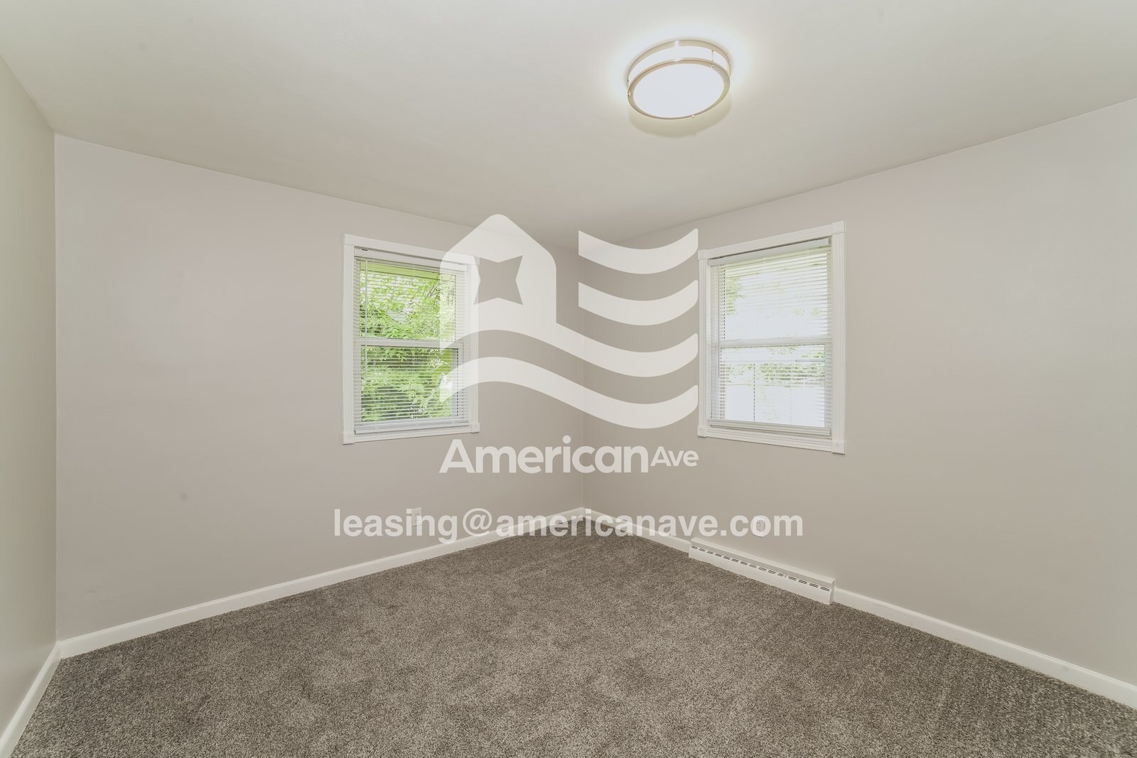 Building Photo - 2221 N Northcrest Dr