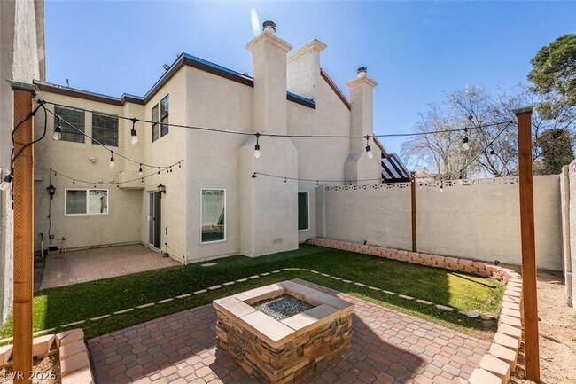 Building Photo - 5046 Schumann Dr