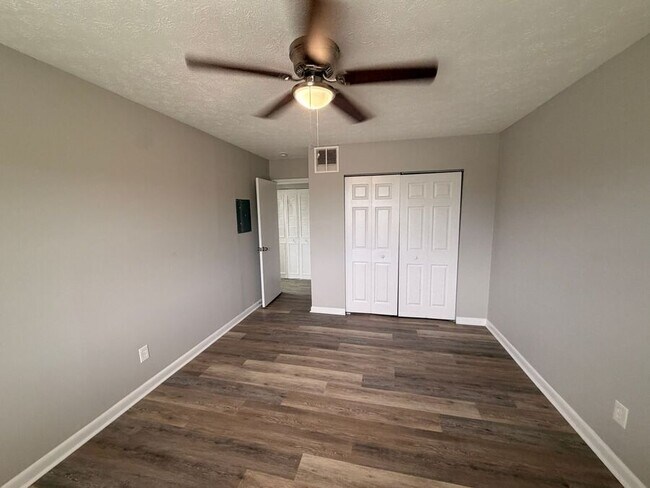 Building Photo - 2082 Fairmont Ct