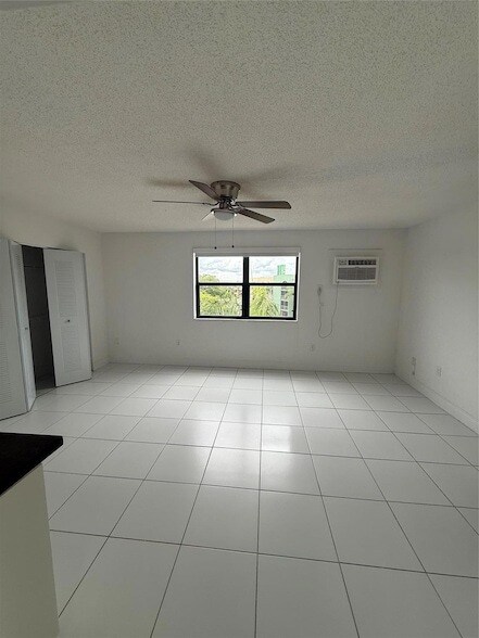 Building Photo - 17350 NW 68th Ave
