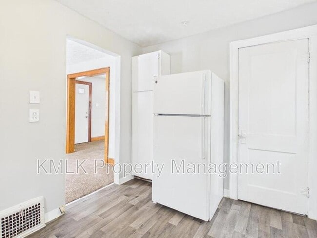 Building Photo - 806 Crouse St