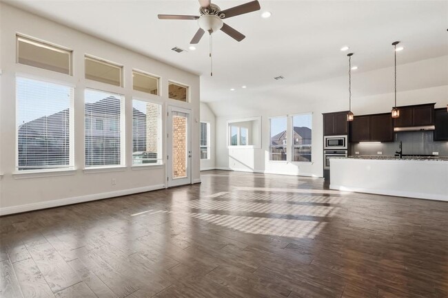 Building Photo - 3800 Empire Cv