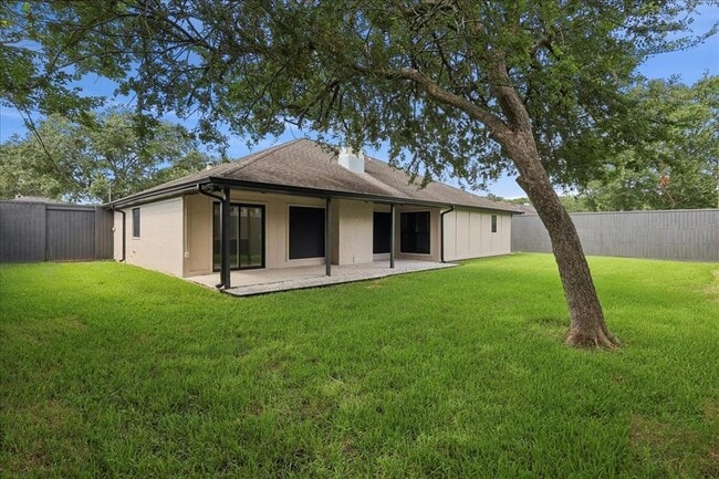 Building Photo - 7060 Burlington Dr