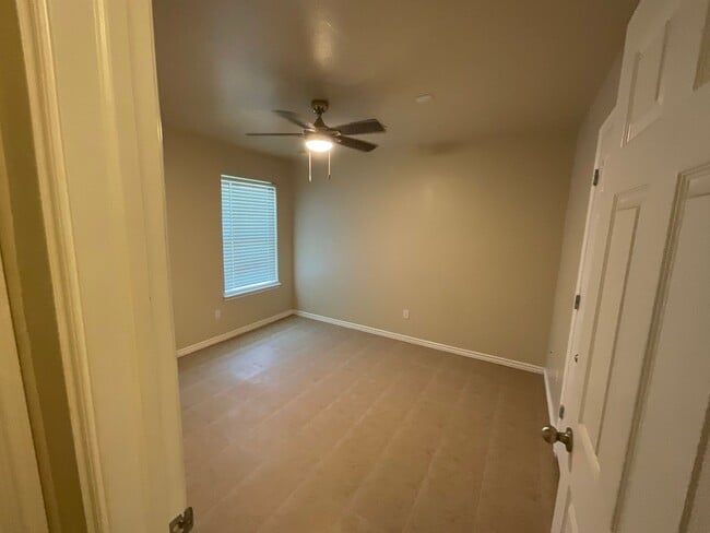 Building Photo - Beautiful 3 Bed 2 bath home!