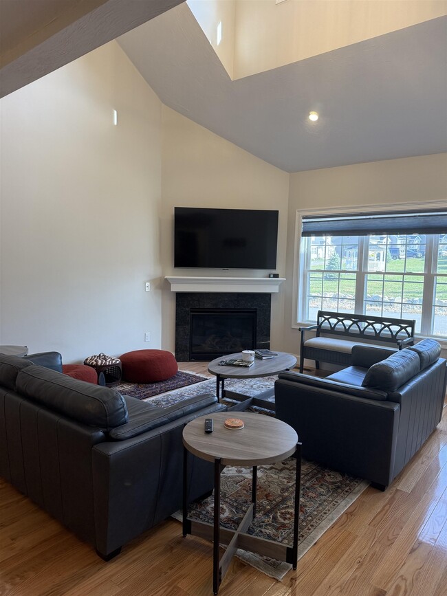 Building Photo - 114 Brook Hl