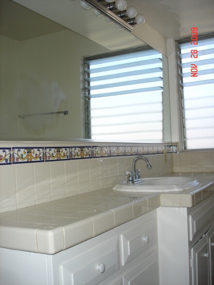Building Photo - 918 3rd St
