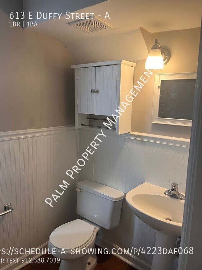 Building Photo - 613 E Duffy St