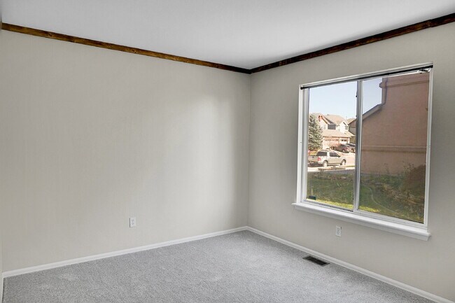 Building Photo - $2,695.00, 4 bed, 3.5 bath, located in Col...