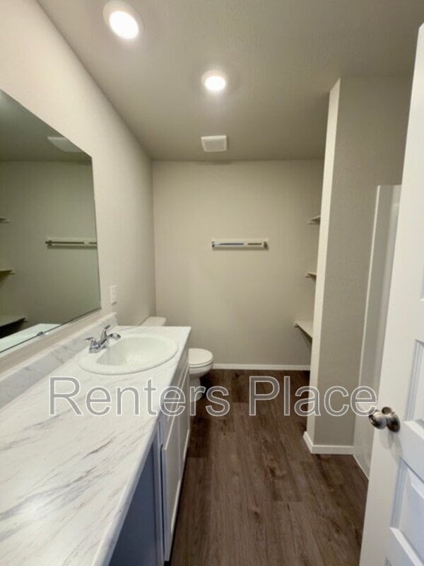 Building Photo - 2103 S Lakin Ln