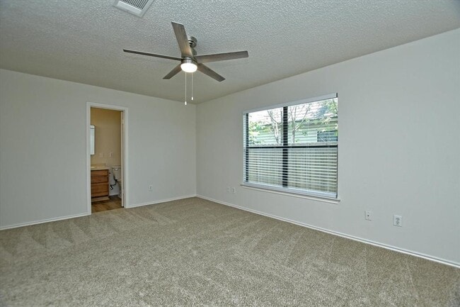 Building Photo - 1201 Pike Path