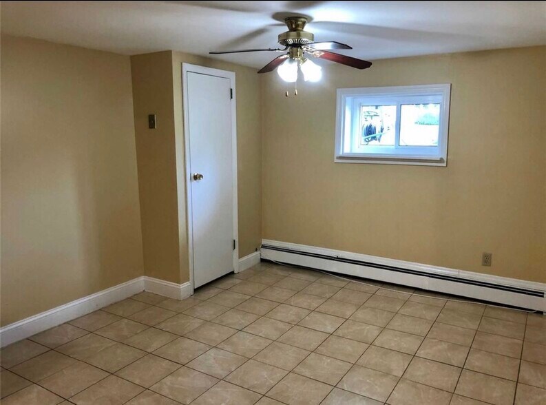 Building Photo - 40 Yale St