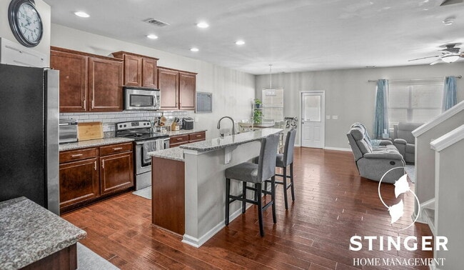 Building Photo - 12 Tugaloo Dr