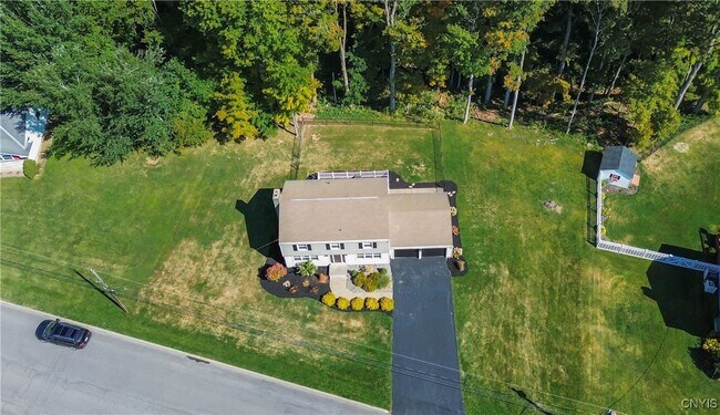 Building Photo - 916 Westwood Dr