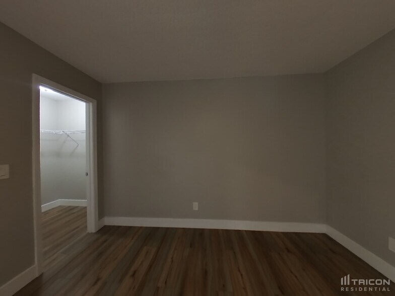 Building Photo - 84092 St James Ct