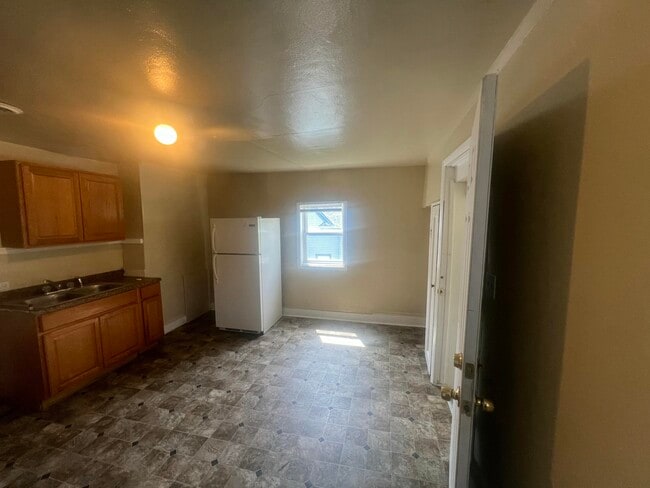 Building Photo - 2555A 16th St