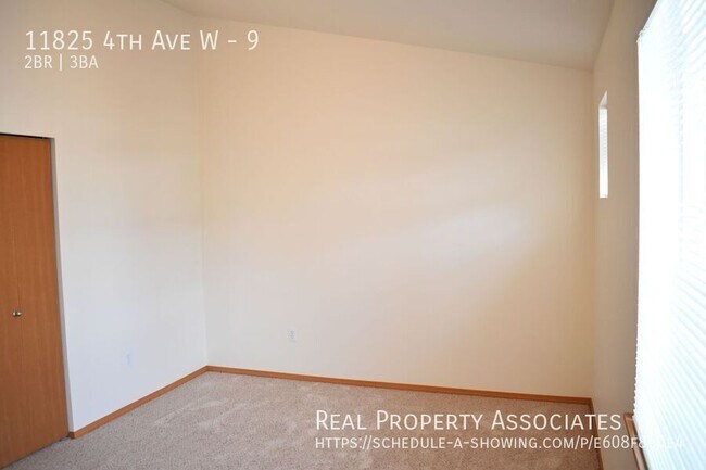 Building Photo - 11825 4th Ave W