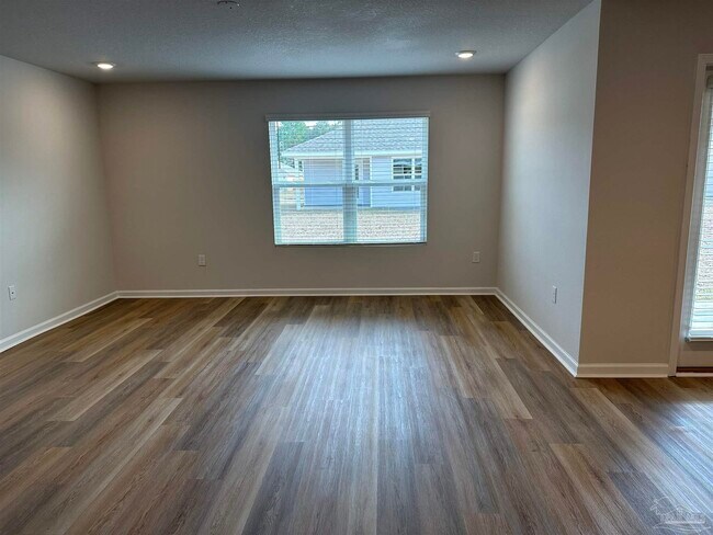 Building Photo - 5948 Laurel Oak Dr