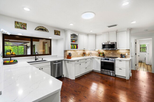 Building Photo - 12466 Quercus Ln