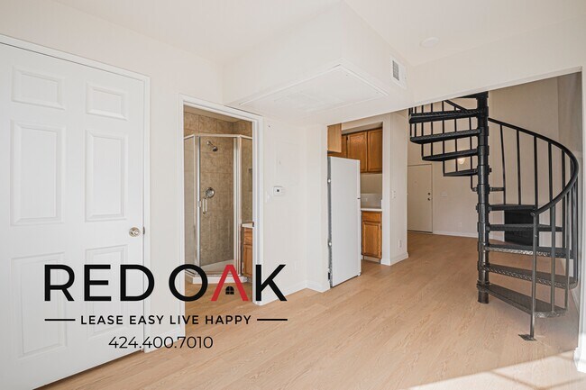 Building Photo - 4651 Cahuenga Blvd