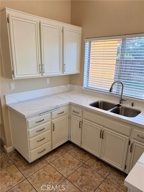 Building Photo - 4238 Brookside Dr