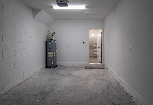 Building Photo - 735 Costa Ln