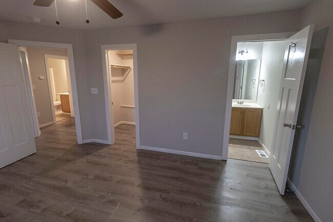 Building Photo - 5301 Currituck Ln