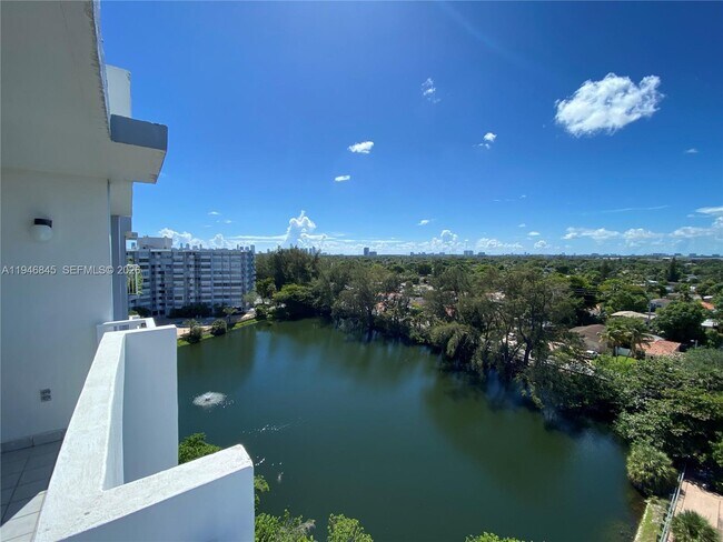 Building Photo - 1200 NE Miami Gardens Dr