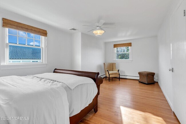 Building Photo - 723 Pitney Dr