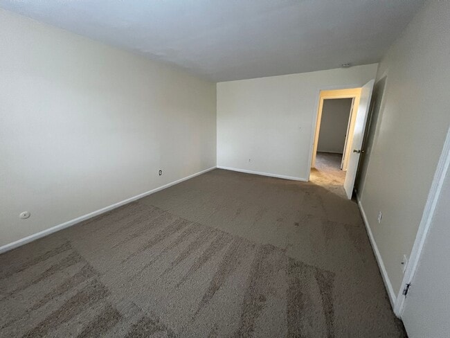 Building Photo - 934 Maryland Ave